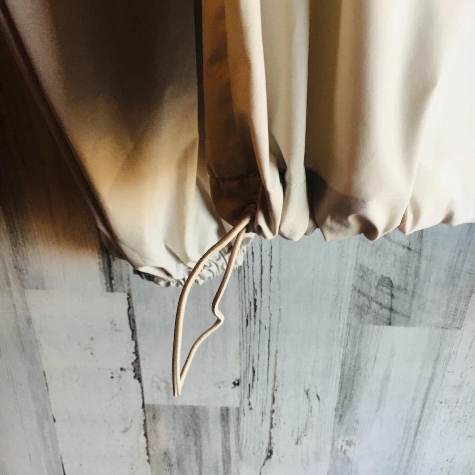 NUEVO SIN ETIQUETAS $158 Vimmia Paracaídas Top Beige M Rompevientos Pullover Cordón REVOLVE Foto 3 de 4