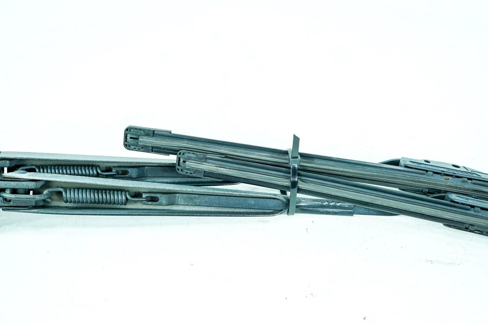 07-13 Mini Cooper Clubman OEM limpador de para-brisa dianteiro conjunto de braços 5102 - Imagem 3 de 4