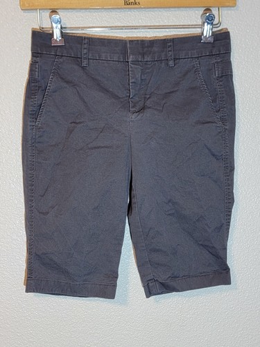 Vince Shorts Damengröße 2 Chino Taille Schnalle vorne flach 12 Zoll innennaht grau