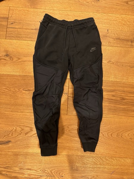 Nike Tech Fleece Joggers – Black – Size M – Great Condition