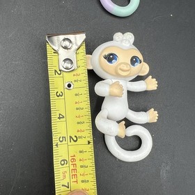 Lot Of 7 Fingerlings Minis Monkey Monkies Cow WowWee Bundle Toys