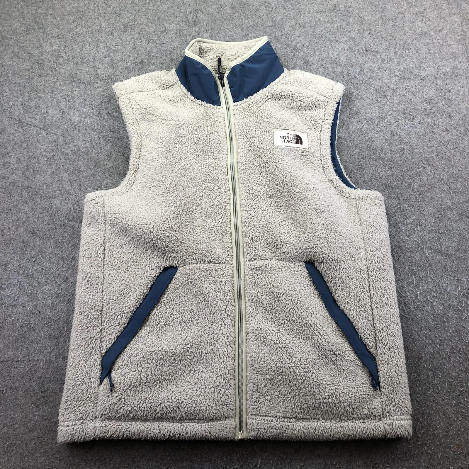 The North Face Vest Mens Medium Gray Fleece Full Zip Pockets Outdoor Hiking
Opens in a new window or
