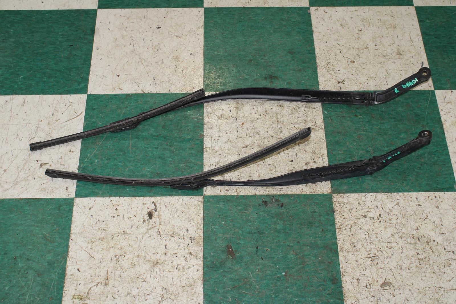 14-17 Ghibli Driver Passenger LH RH Windshield Wiper Arm Pair 2x OEM Factory WTY