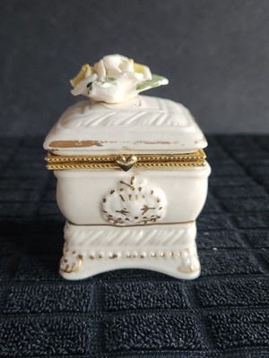 Porcelain Hinged Trinket Box with Flowers on Lid & Heart Shaped Clasp Gold Trim