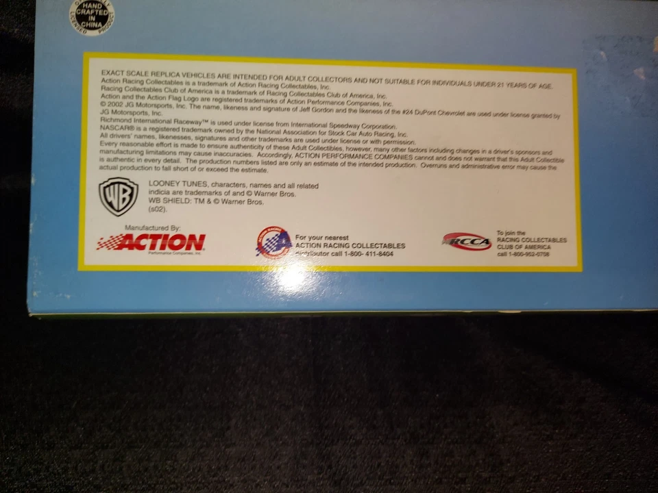 Jeff Gordon #24 Dupont Looney Tunes Revanche 2002 Club Car Bank (Novo Na Caixa) - Imagem 4 de 4