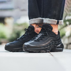 black air max essential