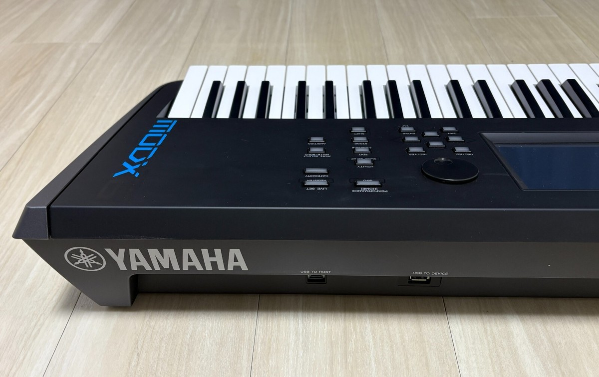 Yamaha MODX6 61-Key Keyboard Synthesizer with Adapter Used Yamaha MODX6 61-Key Keyboard Synthesizer with Adapter Used