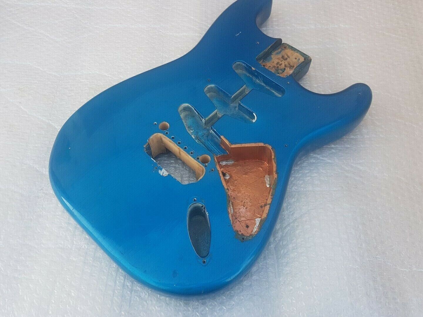 1983 FENDER 