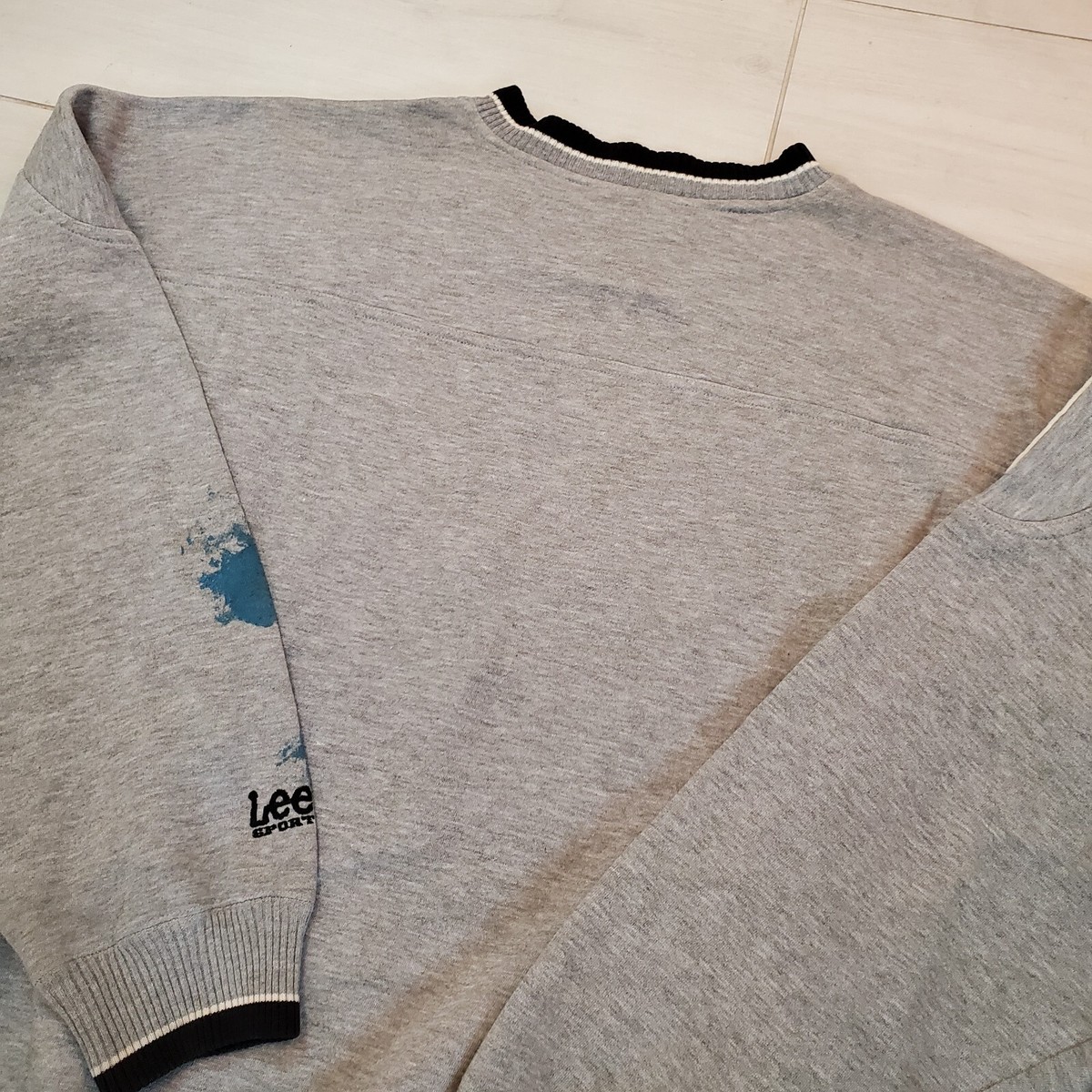 シカゴ・ブルズ Lee Sport Vネックスウェット