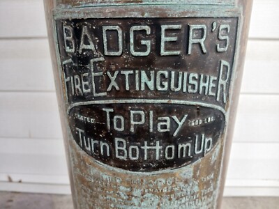 BADGER VINTAGE ANTIQUE BRASS FIRE EXTINGUISHER ORIGINAL CONDITION