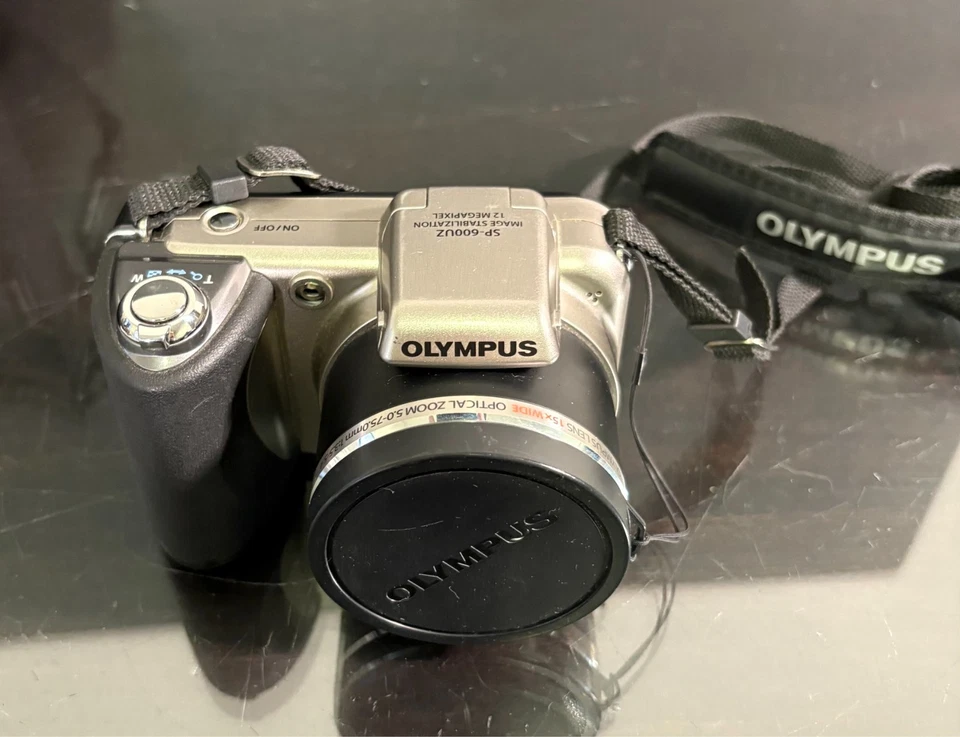 OLYMPUS SP-600UZ Digital Camera 12MP 15x Optical Zoom Bag/SD Cards/Cable/Battery - Image 2 of 4