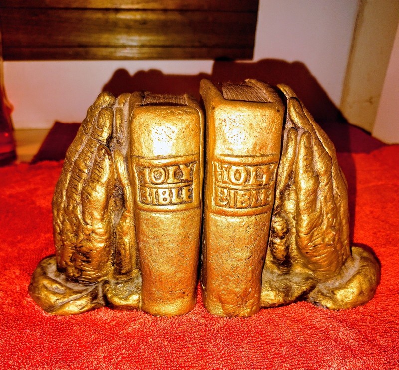 Vintage Gold Painted Holy Bible Praying Hands Bookends Heavy