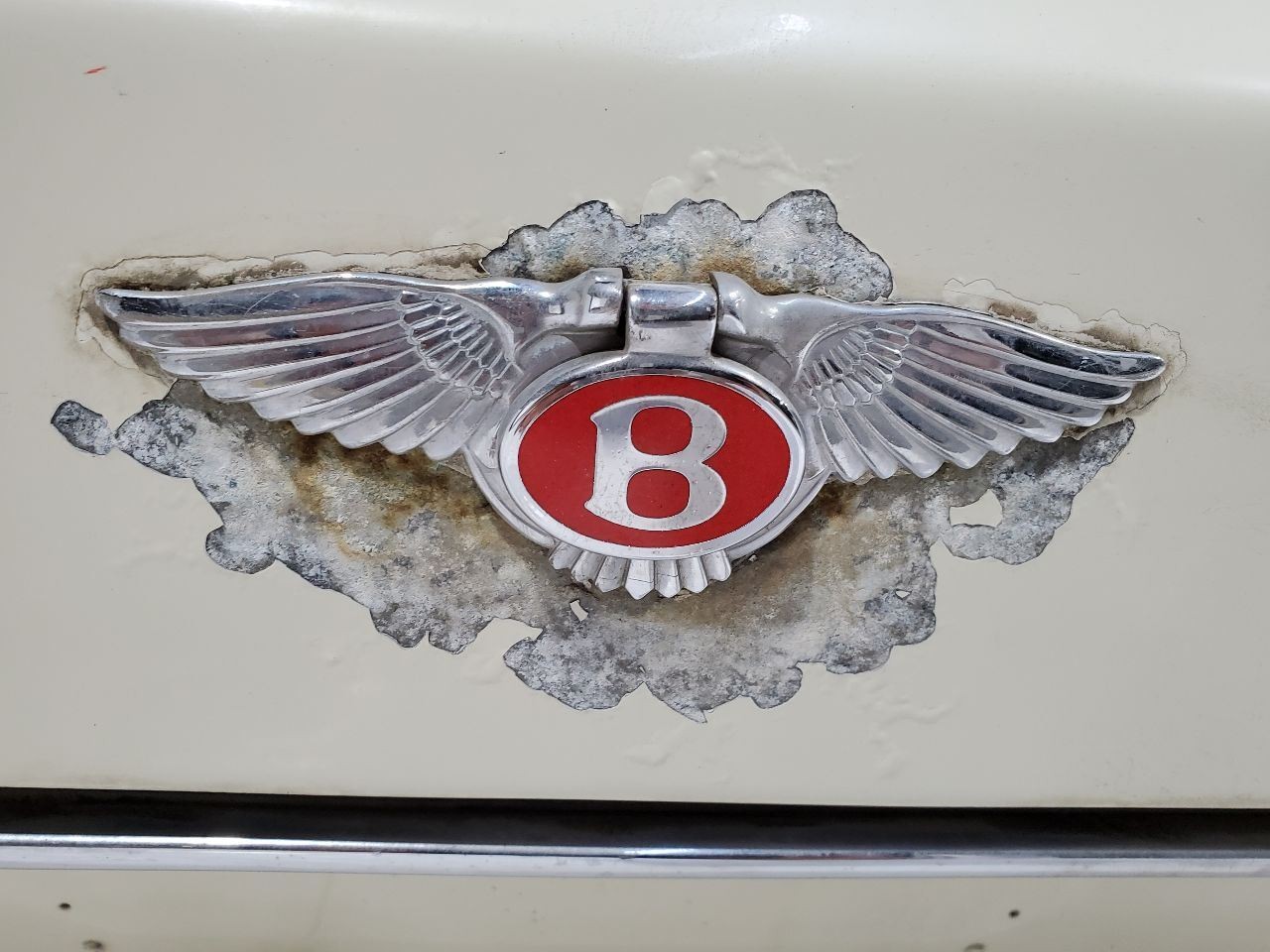 Bentley Turbo R 1990 Condenser compartment lid White