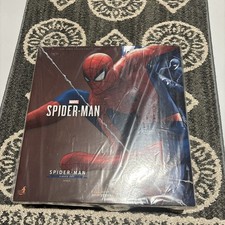 Hot Toys Spider Man (Classic Suit) 1:6 Scale Action Figure - VGM48