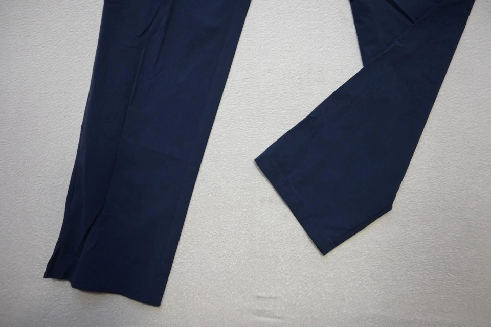 Calça de golfe Oakley azul escuro desempenho elástica plana atlética masculina tamanho 32 x 32 - Imagem 2 de 4