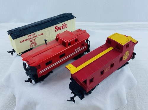 Escala HO Bachmann Sante Fe 3851 Caboose y coche de caja Swift realista 1020 + Caboose | Zustand: Used