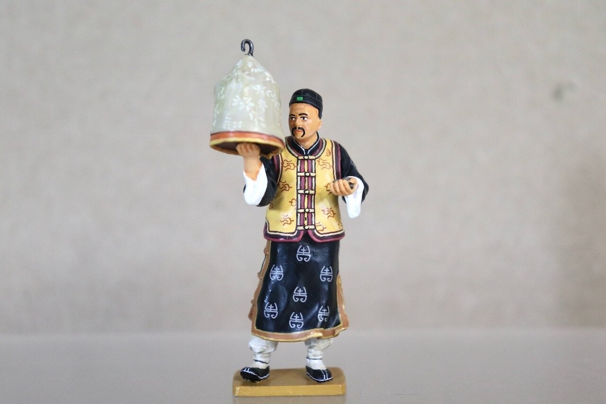 KING & COUNTRY HK1819M STREETS of OLD HONG KONG CHINESE MAN with