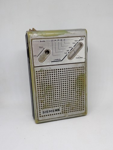 Vintage Siemens RT 711 Pocket Transistor Radio MW Waves AM ONLY Working Tested - Picture 18 of 20