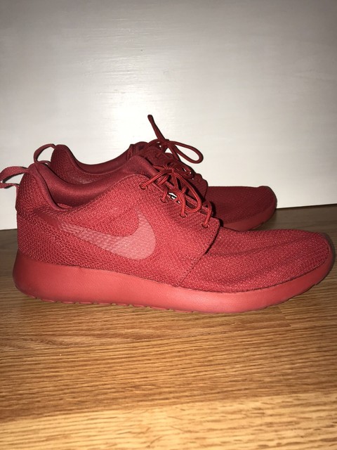 nike roshe varsity red