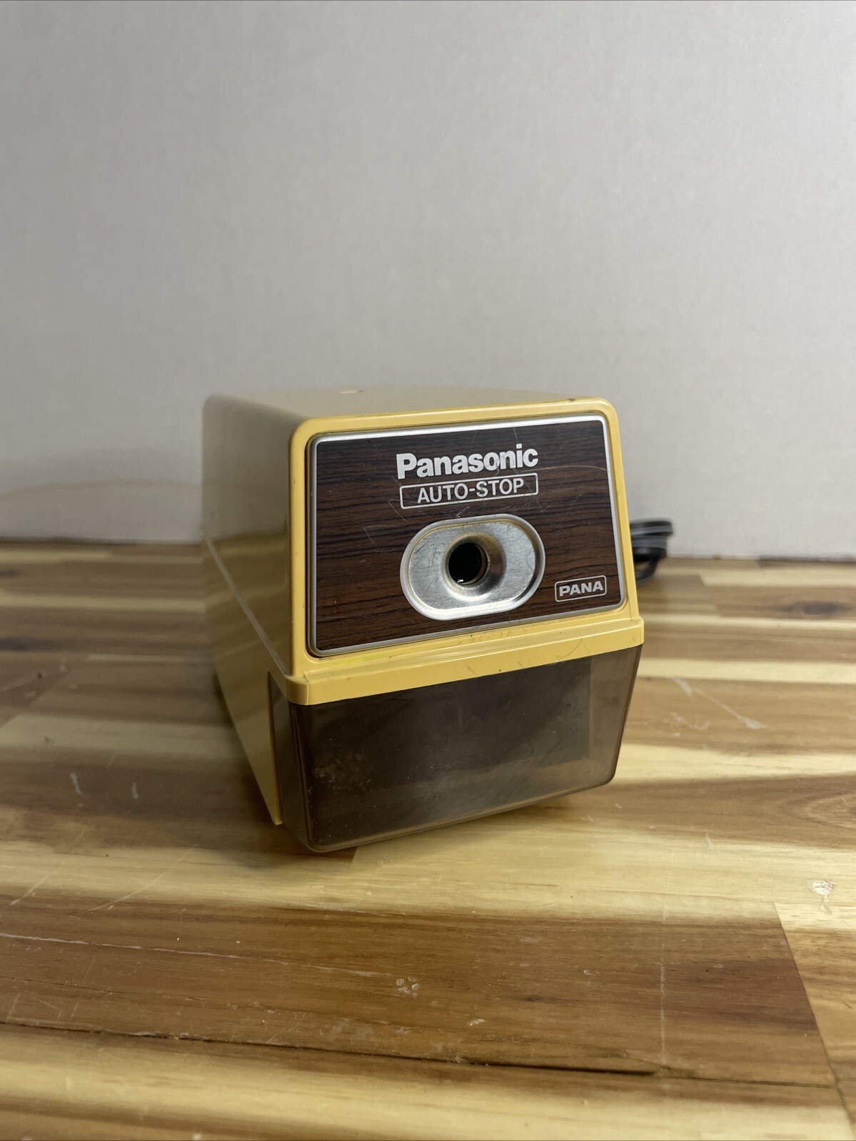 Panasonic KP-100N Electric Pencil Sharpener w/Auto Stop Vintage Tested Works