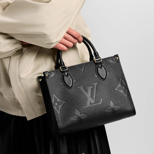 Louis Vuitton OnTheGo Tote MM Black Leather
