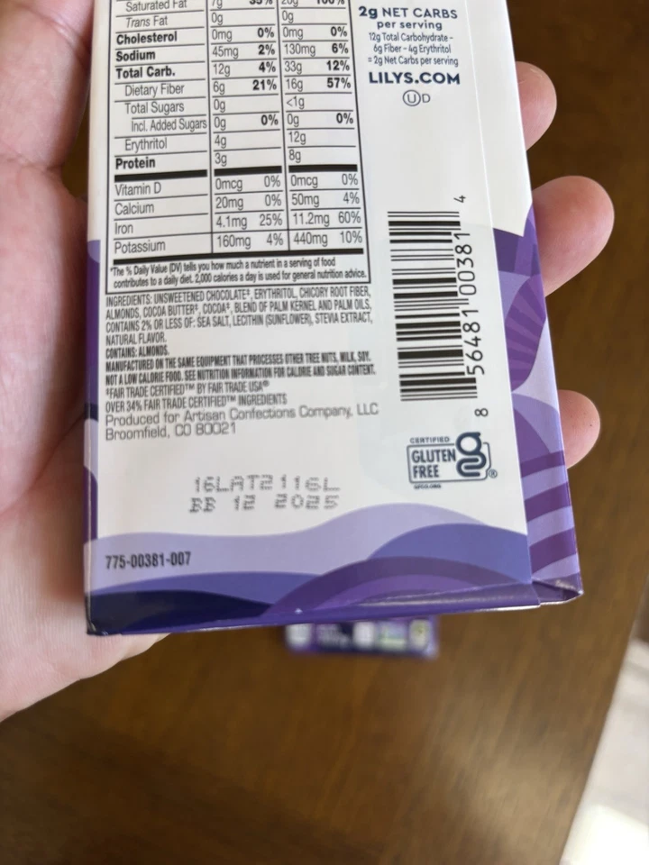 Barra de chocolate negro Lily'S almendra salada 2,80 OZ (paquete de 4) Foto 3 de 4
