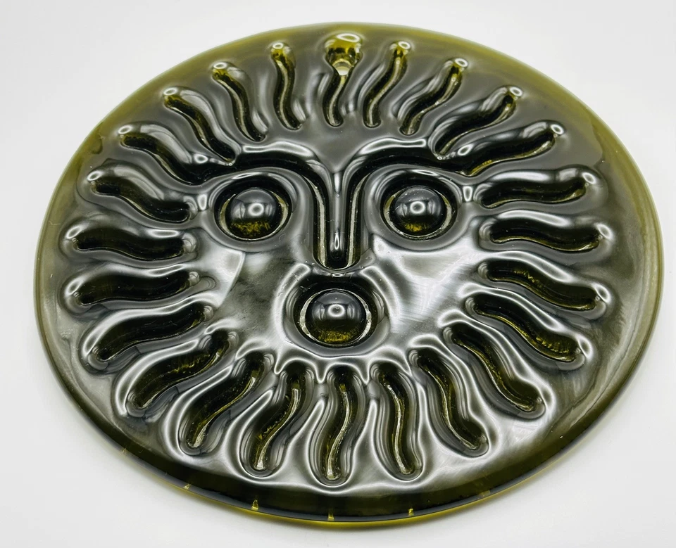 Whitefriars Rare Sunspot Sun catcher Geoffrey Baxter in Rare Sage Green - Image 3 of 4