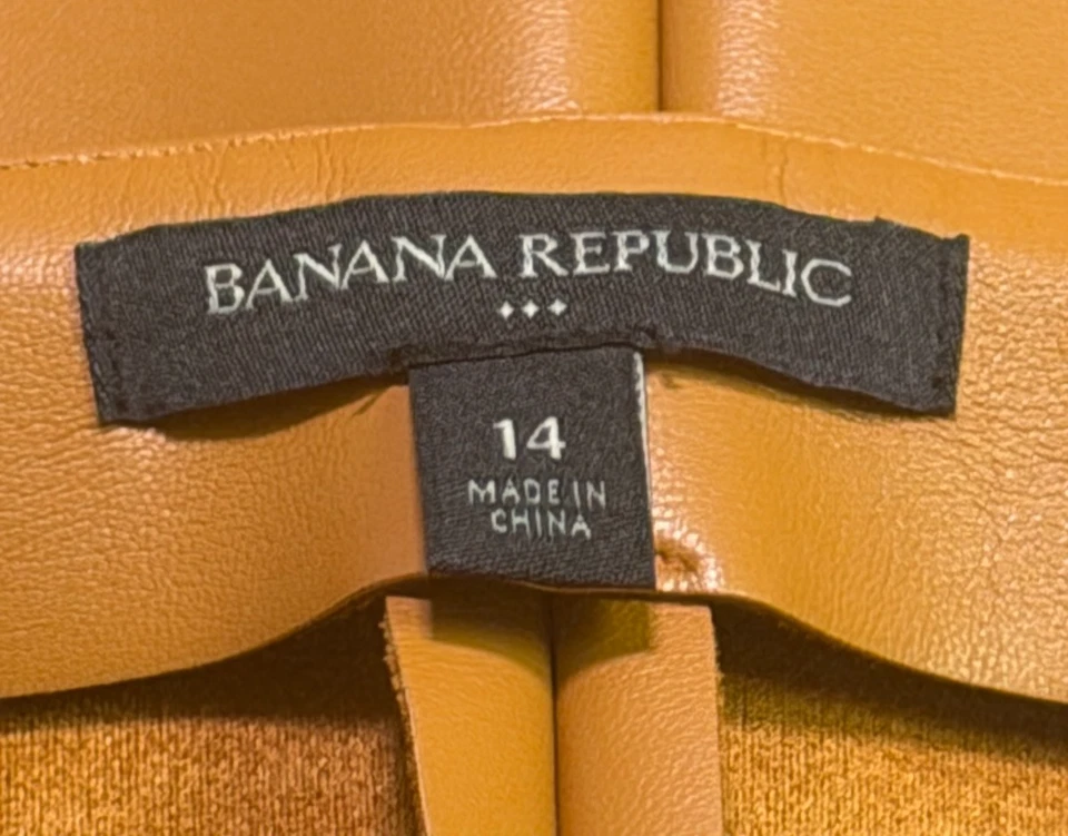 Falda midi de cuero vegano con costuras Banana Republic color tostado talla 14 Foto 3 de 4