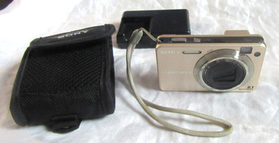 Sony Cyber-shot DSC-W150 8.1MP/ OEM Battery CHARGER- TESTED