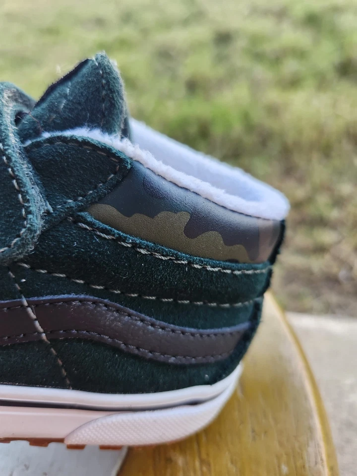 Converse Mid Winterized "Camuflaje Verde" TOTALMENTE NUEVO Niños Pequeños 7C Foto 3 de 4