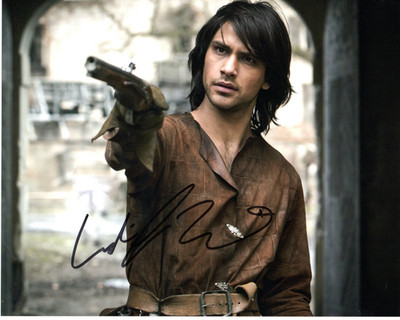 Luca Pasqualino as D'Artagnan in The Musketeers Signed 10x8 Col Photo Autographe