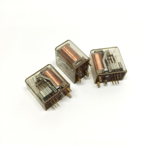 Lot of 3 Potter & Brumfield R10-E1-X2-V700 Power Signal Relays, DPDT, 24VDC Coil - 第 1/4 張圖片