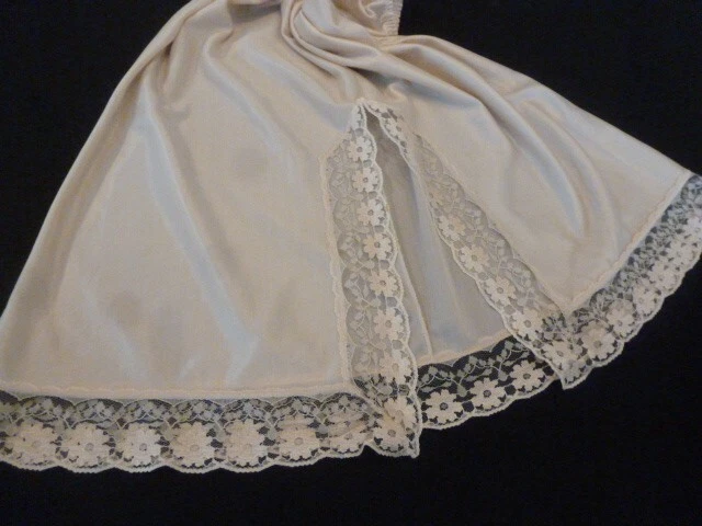 Combinaison & Fond De Robe Vintage Dentelle Crème - Taille 44 - Occasion Bon État - Réf T39T