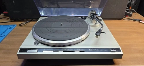 Technics Sl Q3 Direct Drive Quartz Turntable