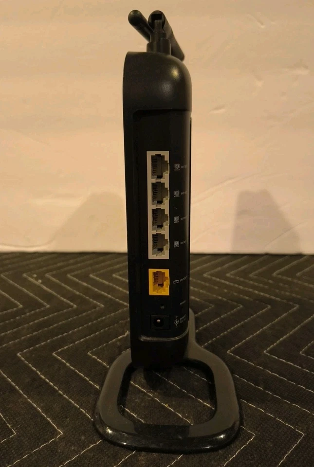 Belkin F5D8236-4 V2 High Performance N Wireless 4 Port 10/100 Router 300 Mbps - Image 3 of 4