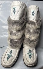 Vintage Moccasin Leather Fur 8 1/2 - 9 Boots Native Seed Beaded Embroidered