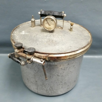 #ad Vintage Kook Kwick #16 Steam Pressure Cooker AS IS Untested $19.99