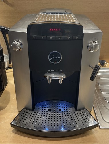 JURA Impressa F50 Kaffeevollautomat (neue Brüheinheit)