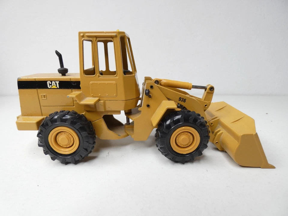 Cat 936 von Conrad 1:50 - Bild 3 von 4