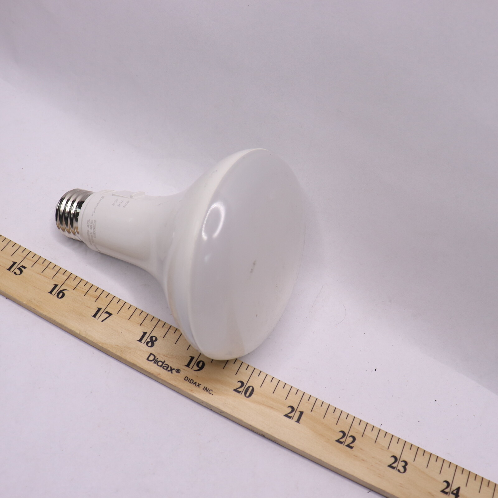 Ecosmart Dimmable LED Light Bulb 120V 60Hz 3000K BR33A930DE26F1A