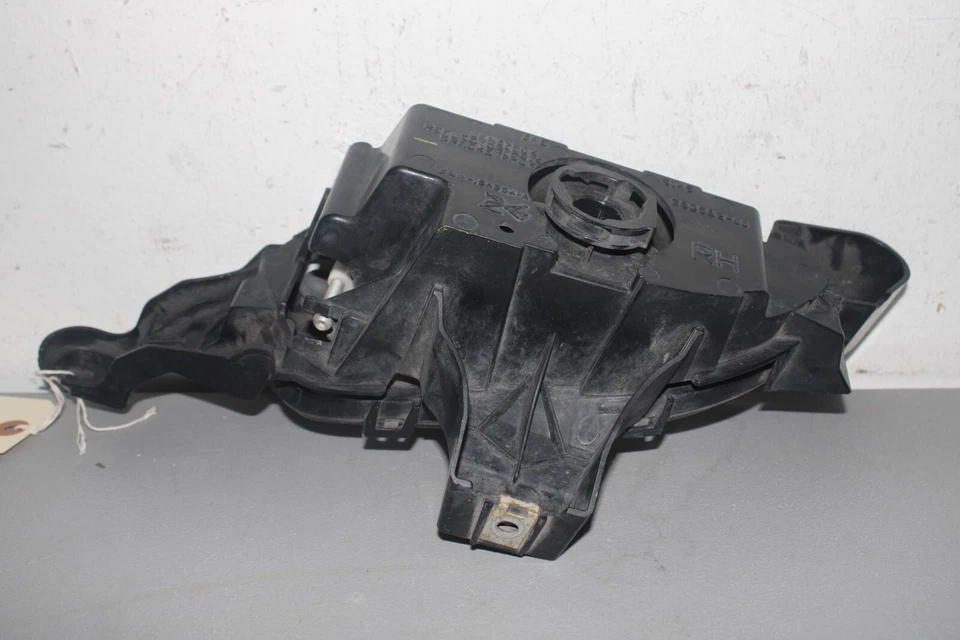 Faro antiniebla lateral derecho Ford Fivortent 2005 2006 2007 Foto 3 de 4