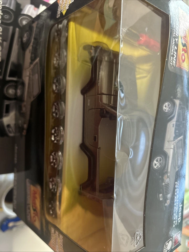 RARE MAISTO JEEP WRANGLER RUBICON ASSEMBLY LINE DIECAST 1:27 - Image 3 of 3