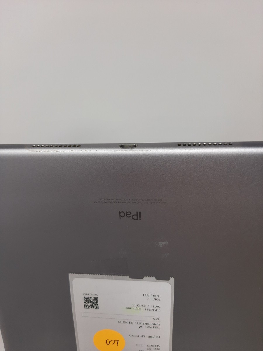 Apple iPad Pro (10.5-inch) A1709 64 GB, Wi-Fi + 4G, 10.5 in