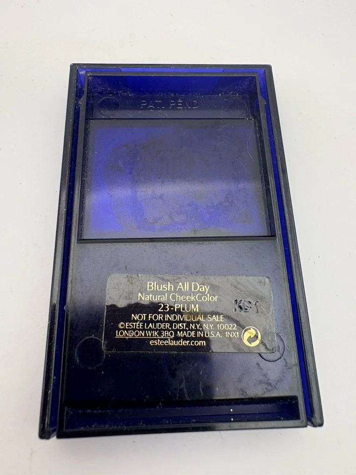 Rubor Estée Lauder Todo el Día 23 Ciruela Natural CheekColor Compacto con Cepillo Foto 3 de 3