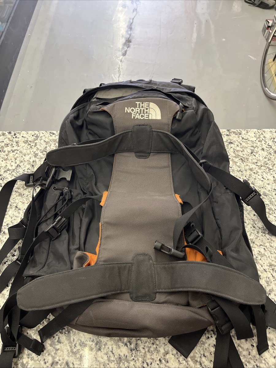 The North Face Chugach 25 Backpack Padded Bag Hiking Climbing