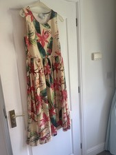 ASOS Curve Women's Cream Floral Short Sleeve Dress  Size 18