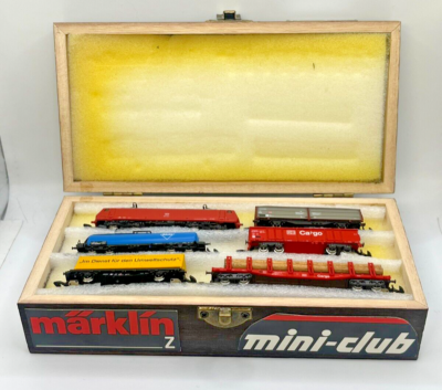 Z Scale Marklin 81861 E-Locomotive and 5 Freight Car set Custom