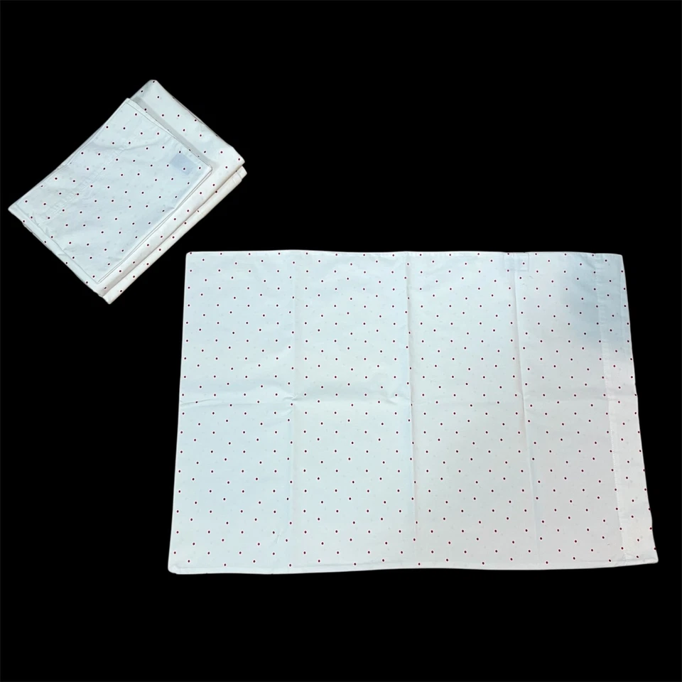 Juego de 2 sábanas planas dobles Pine Cone Hill y fundas de almohada de pie lunares blancos/rosa Foto 3 de 4