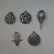 Wican Pendants #1026