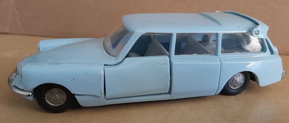 # POLITOYS APS # CITROËN I.D.19 BREAK, cod.70, scala 1/41, NMINT NO BOX  - Immagine 2 di 4